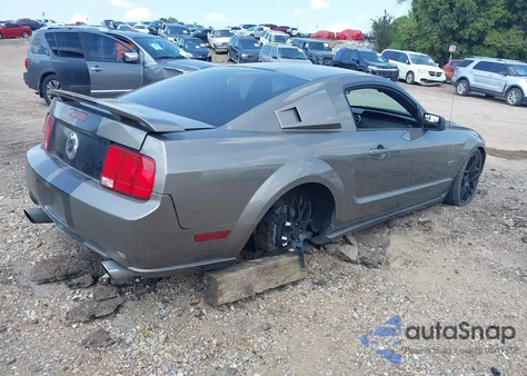 2005 Ford Mustang Gt Deluxe/Gt Premium from USA, damaged, VIN 1ZVFT82H455156312
